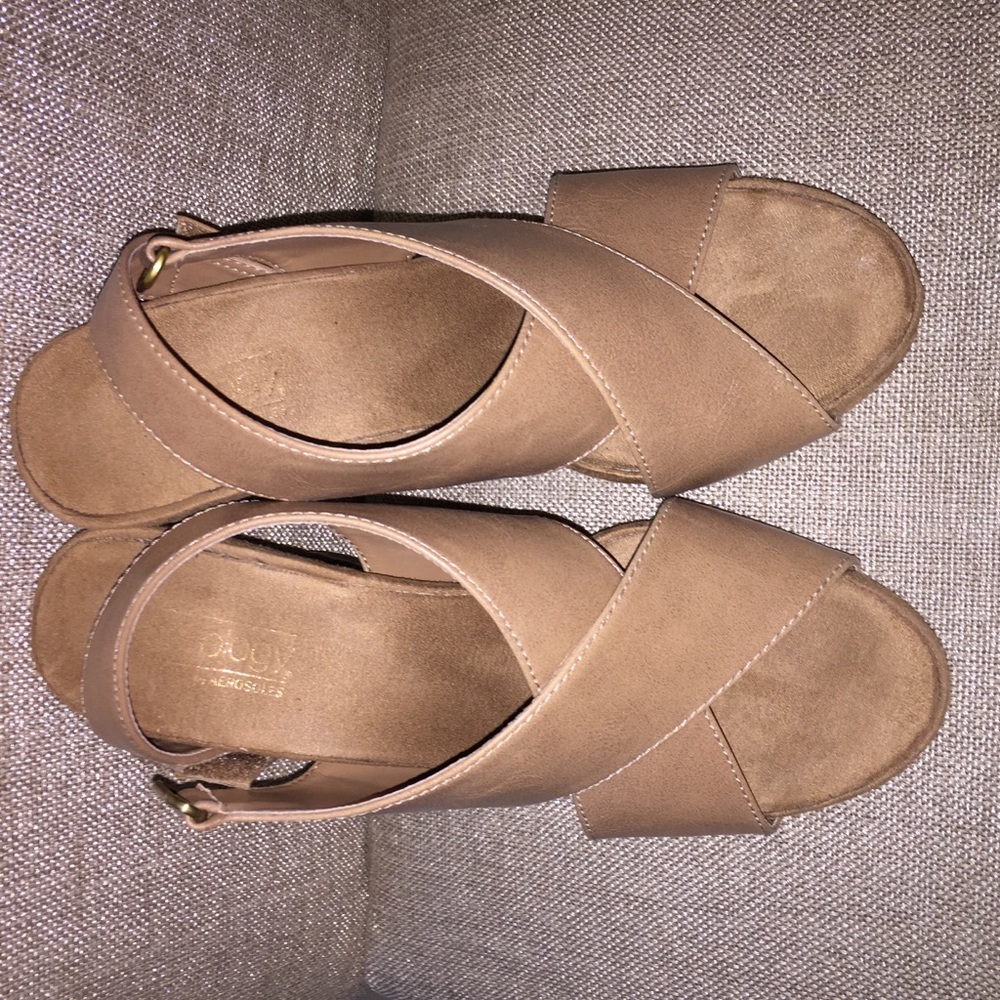 Aerosoles wedges with comfort soles